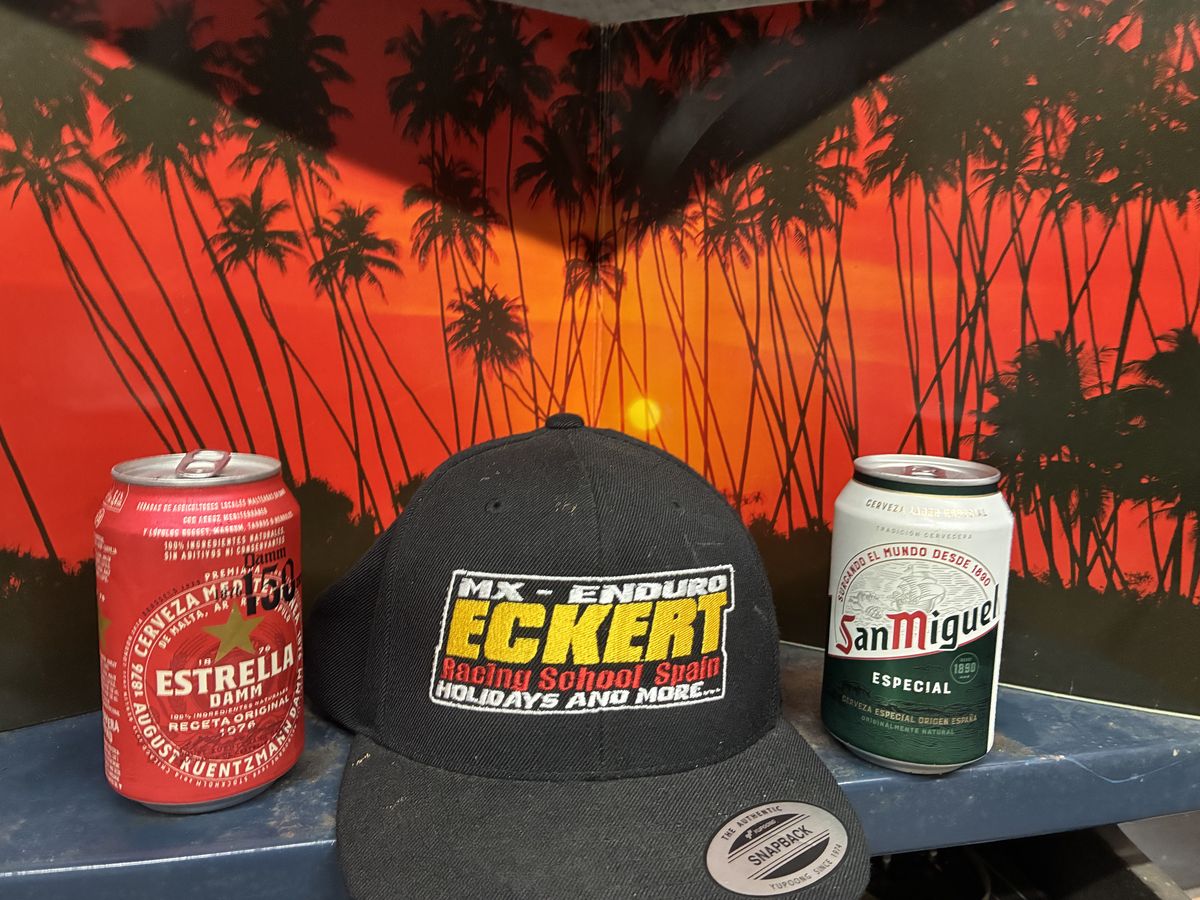 Eckert-Cap und kalte Getr&auml;nke nach der Tour