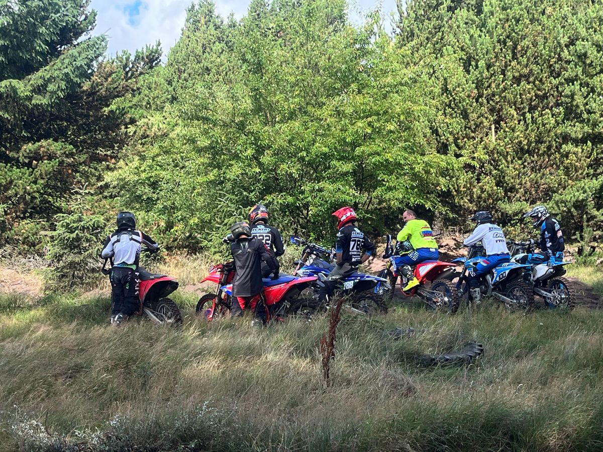 Gruppe in der Pause zwischen zwei Trainingsbl&ouml;cken