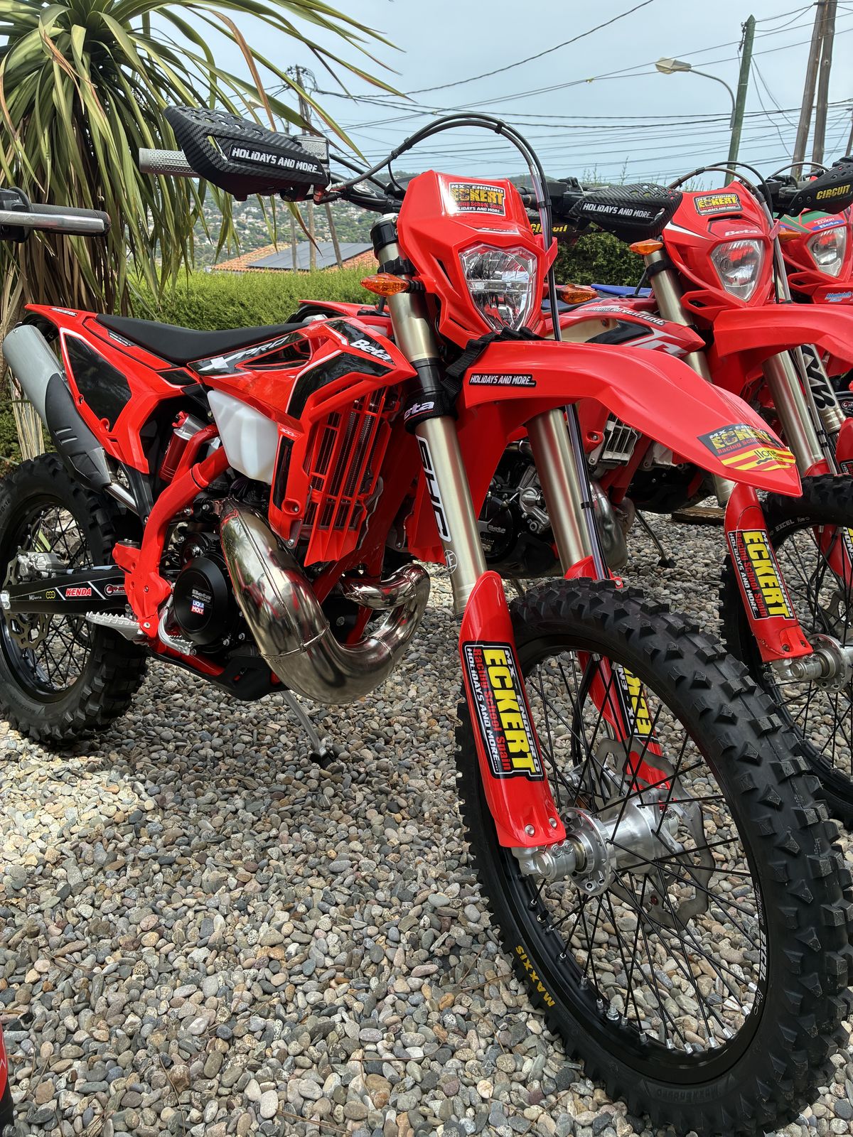 Beta-Enduros der Mietflotte in Lloret de Mar